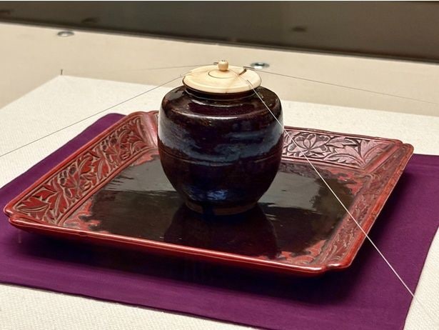 肩衝茶入 銘 薬師院 中国・南宋~元時代(13~14世紀) 豊臣秀長ほか所用 兵庫・香雪美術館蔵(通期展示)。時の権力者に愛された、茶の湯の名品だ
