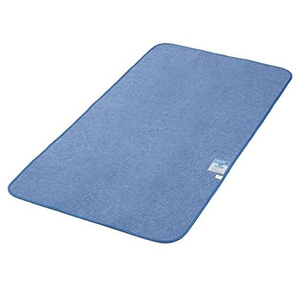 布団のジメジメを解消して快眠へ。信頼の【ニシカワ】除湿シートで湿気対策を万全に整えよう。Amazonで販売中！