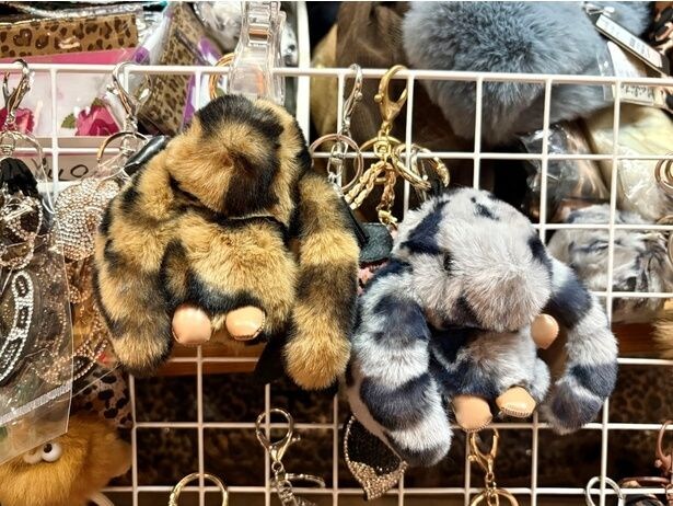 ヒョウ柄ウサギのぬいぐるみキーホルダー