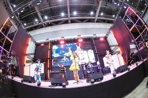 「夢限大みゅーたいぷ　ライブステージ」の様子