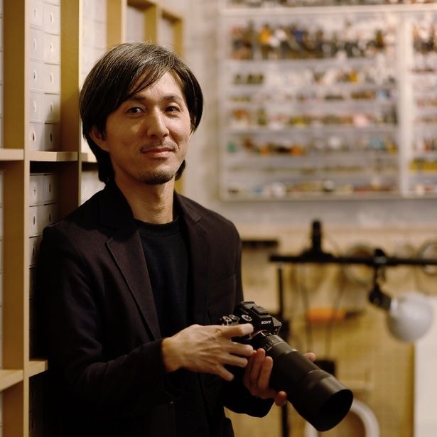 ピングーとのコラボが決定したミニチュア写真家・見立て作家の田中達也さん