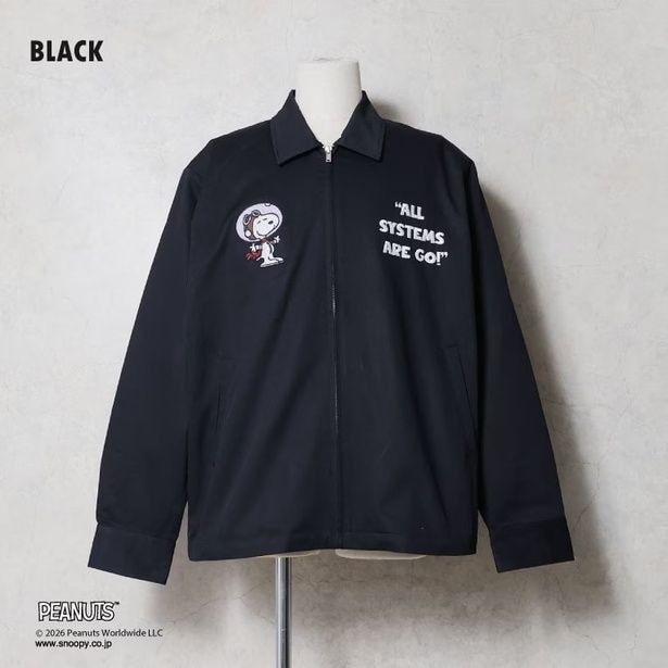 アストロノーツのフロント。右胸の小さな宇宙服スヌーピーと、左胸の「ALL SYSTEMS ARE GO!」(準備万端!)の文字がワンポイントに