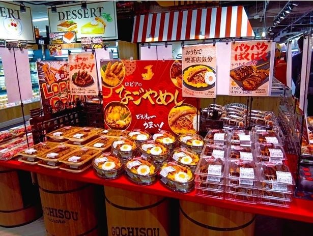 なごやめしコーナーには、名古屋滝ノ水店限定商品がずらり