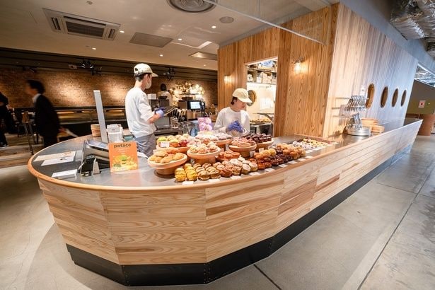 「dacō」の店舗は、横浜らしい船をイメージしたデザイン