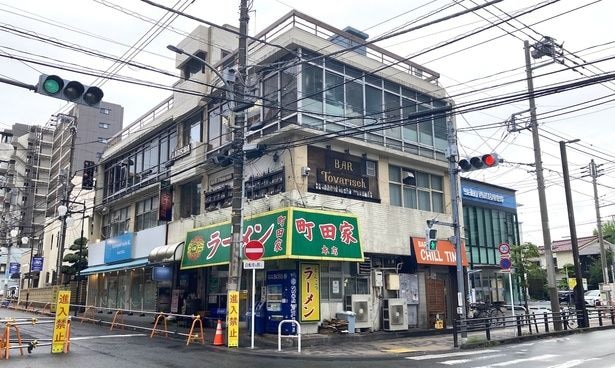 町田駅西口から徒歩8分ほど。時間帯に関係なく来客が絶えず、その人気ぶりは本物