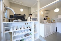 コーヒーで旅する日本／関西編｜個性際立つコーヒーとスコーンのペアリングの妙。「kamuro. coffee & scone」で味わう“おいしい化学反応”