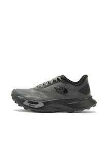長距離レースを制覇する！【ザノースフェイス】のトレイルランニングシューズが、あなたの走りを革新する。Amazonで販売中！