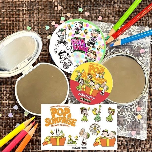 「缶バッジ」(1650円)、「缶ミラー」(1650円)、「コンパクトミラー」(2200円)