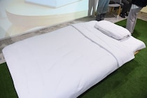 寝苦しい睡眠環境を快適に…今年の夏はエアコン×高機能寝具による“ハイブリッド睡眠対策”に注目