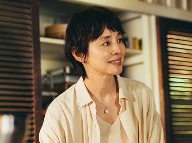 オートクチュールの刺しゅう作家・林瞳子を演じる石田ゆり子さん