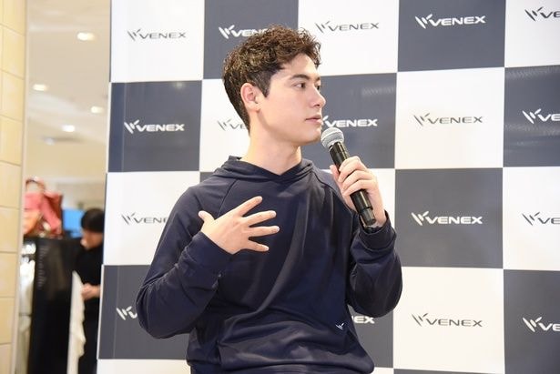 「パフォーマンスの向上に休養は不可欠」と話す国山ハセンさん