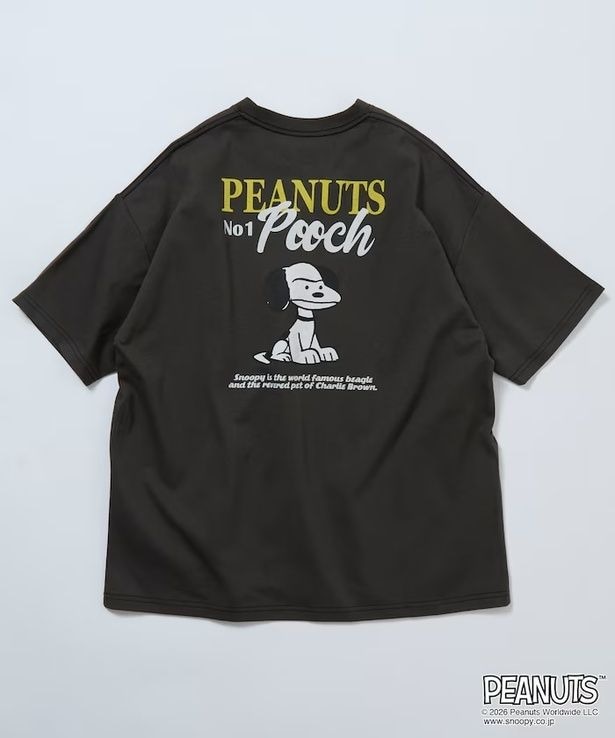 「PEANUTS/ピーナッツ 別注 ビッグシルエット バックプリント クルーネックTシャツ/POOCH 【限定展開】(スミクロ)」(4994円)