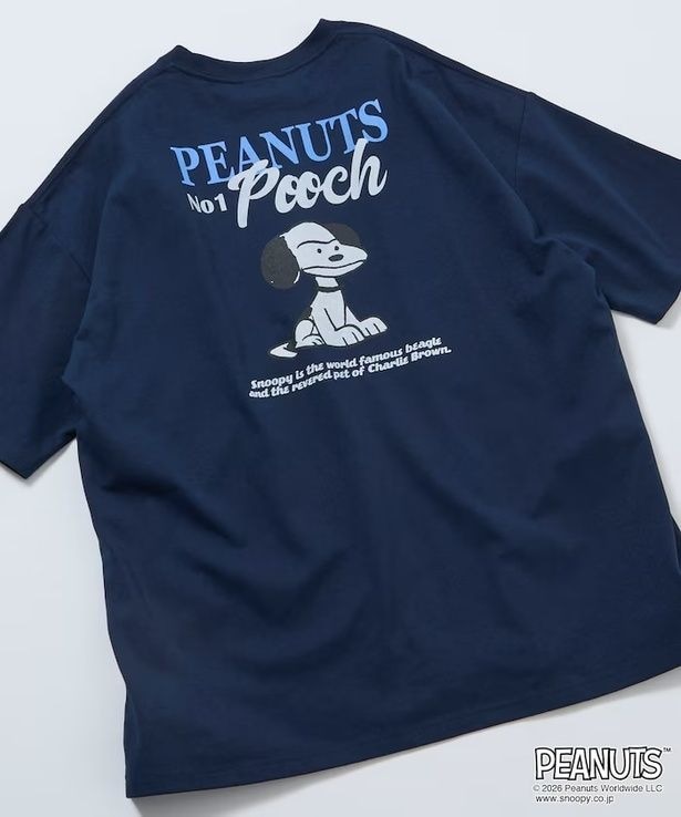 「PEANUTS/ピーナッツ 別注 ビッグシルエット バックプリント クルーネックTシャツ/POOCH 【限定展開】(ネイビー)」(4994円)