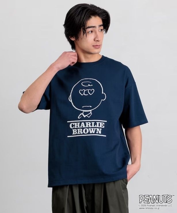 「PEANUTS/ピーナッツ 別注 ビッグシルエット クルーネックTシャツ/チャーリー・ブラウン/Heart Eye 【限定展開】(ネイビー)」(4994円)