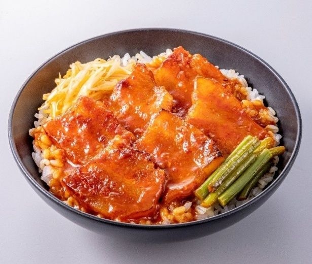 旨辛コチュジャン サムギョプサル丼(もち麦)