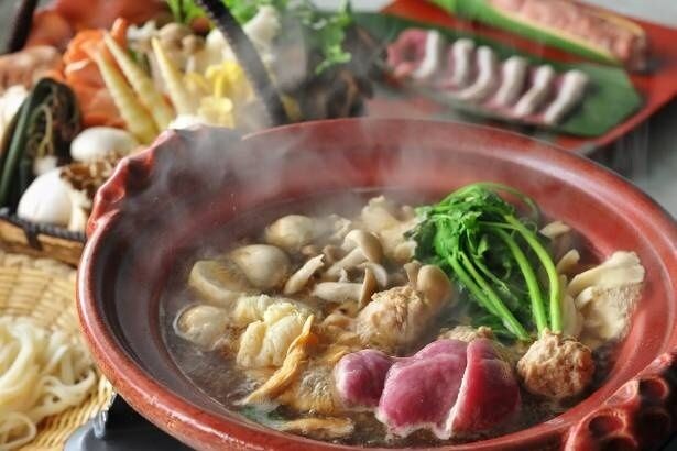 月山鍋の山伏茸や花弁茸は噛むたびに旨味が弾ける