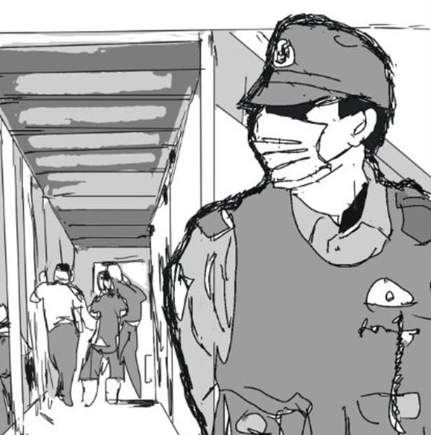配達員が「クレーム回避」で押し込んだ荷物→翌日発覚した殺人現場…「震えがくる」局員の実話にゾクリ…【作者に聞く】