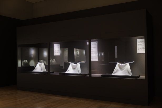 凛とした空気が漂う名刀の展示室。「百万石!加賀前田家」展示風景