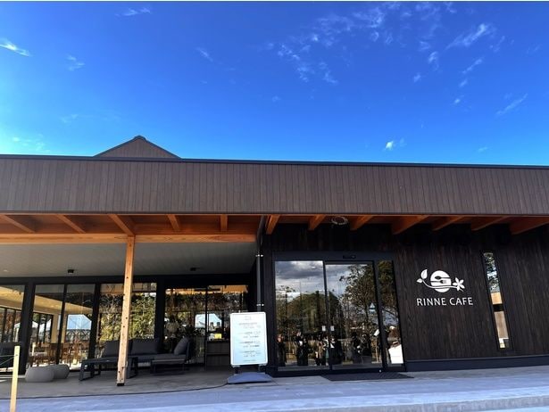 「RINNE CAFE」にはテラス席もあり、ペット同伴可