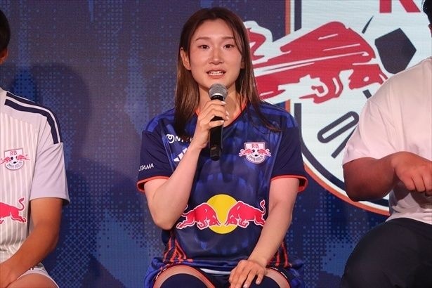 1stユニフォームの着心地を語る杉澤海星選手