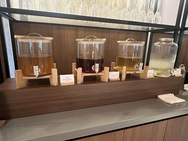 ドリンクは料金に含まれているので自由に飲むことができる