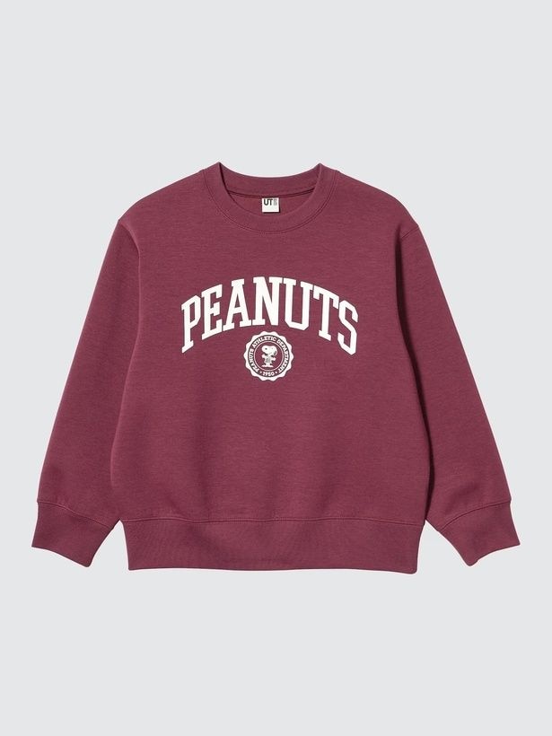 ワインは「PEANUTS」のアーチロゴと「ATHLETIC DEPARTMENT 1950」のシール風エンブレム