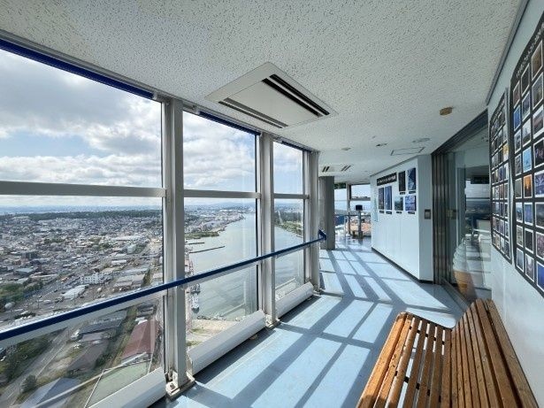 3階の展望室。360度見渡せるようになっている