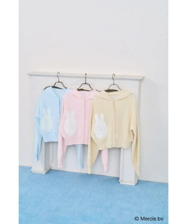 カラーは3色展開