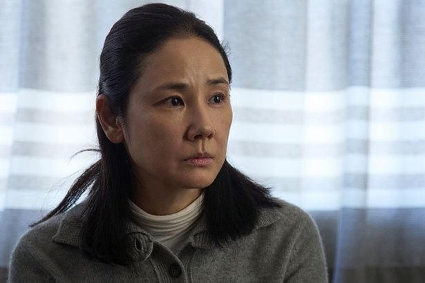 娘の美令に「もう和真と関わるな」と忠告する母・白石綾子役の吉田羊さん
