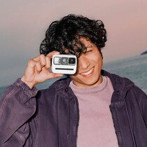 えっ、令和にポラ!? スマホと一緒に「ポラロイドカメラ」を持つ人が増えてるらしい。軽量ポラも登場！