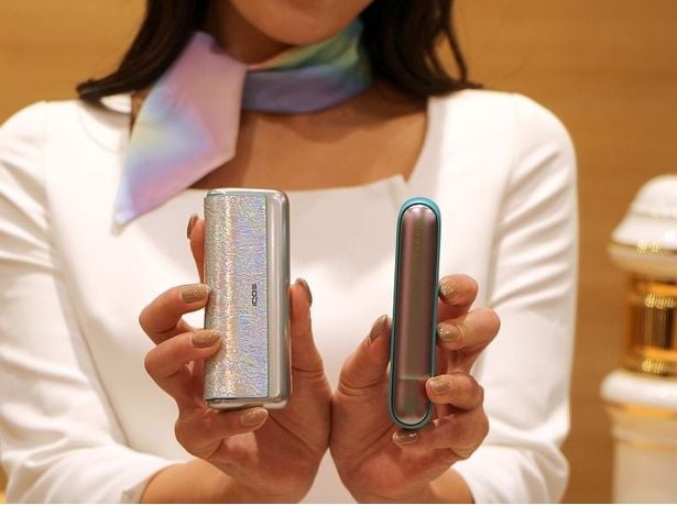 新製品発表会でお披露目された「IQOS ILUMA i リミックス モデル」