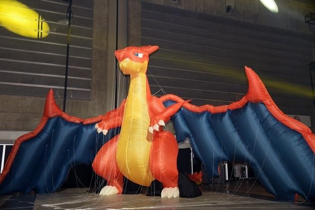 メガリザードンYの巨大バルーン