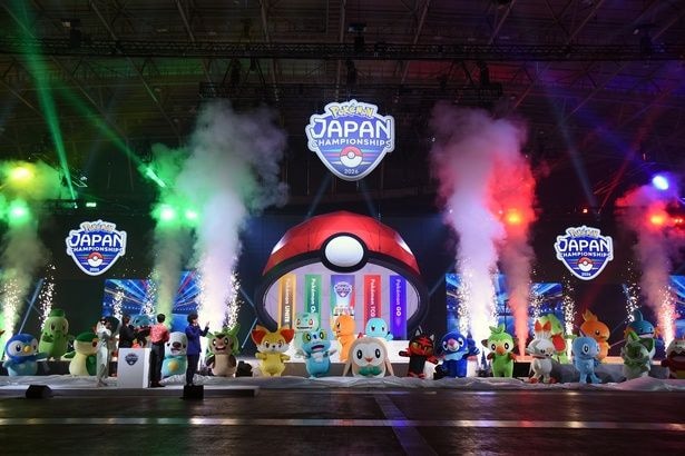 ステージアンベールとともに、27匹のポケモンたちが登場!