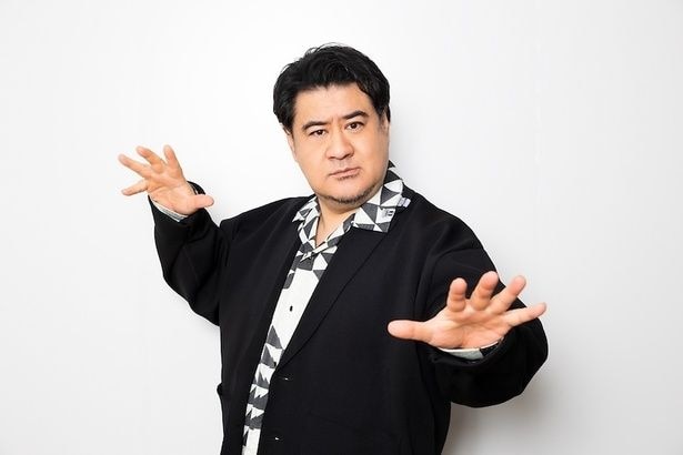 小手伸也、舞台初主演作で演じるのは“妖精おじさん”!?自己顕示欲と承認欲求を抱え「僕だけがずっと難色を示していた」