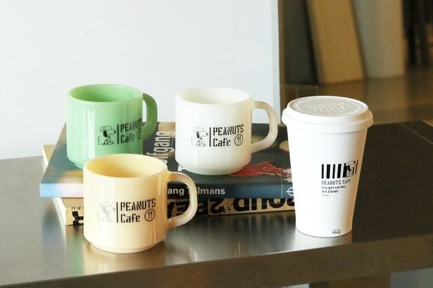 「Milk Glass mug cup スヌーピー」(各4950円)