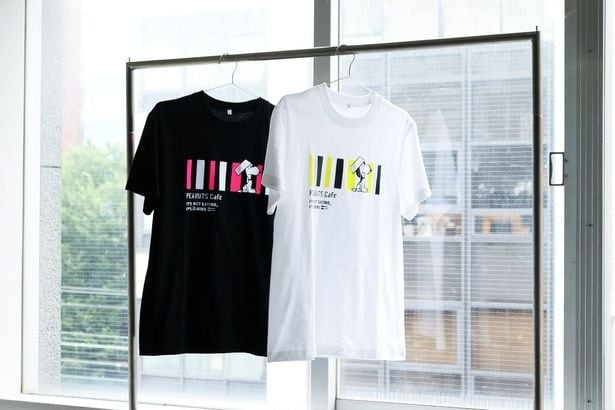 「EXTRA EDIT Tシャツ」(ホワイト/ブラック、各8580円)