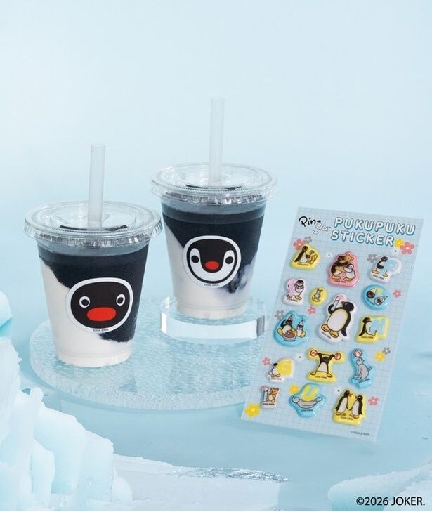 1階『JUICE BAR』で提供される「PINGU(TM) ブラックスムージー ぷくぷくステッカーセット」(1300円)