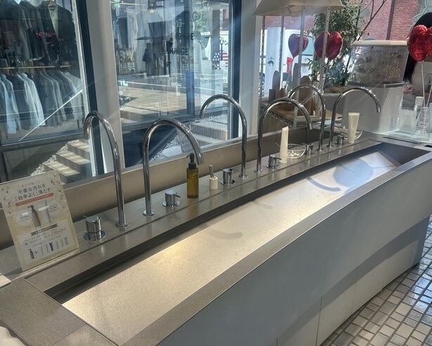 人の体温くらいの温度の水が出るように設定されているそう