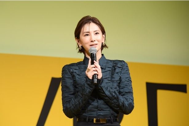 「1日中歩き回り、絵画のパワーを感じることができました」と話す北川景子さん