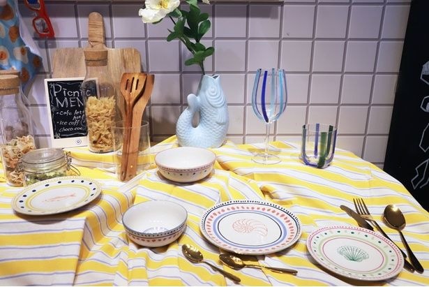 貝殻や魚のイラストが夏らしさを演出!北欧デザインの食器が新登場
