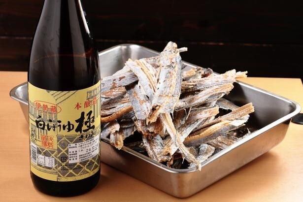 こだわり素材の太刀魚の煮干しと「伊勢蔵」の「白しょうゆ極み」