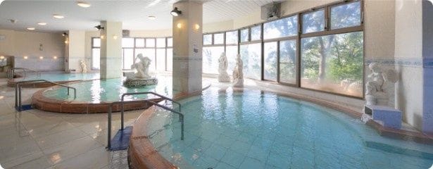 洋風大浴場「美神の湯」