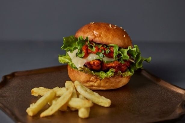 チキンティカバーガー(1800円)