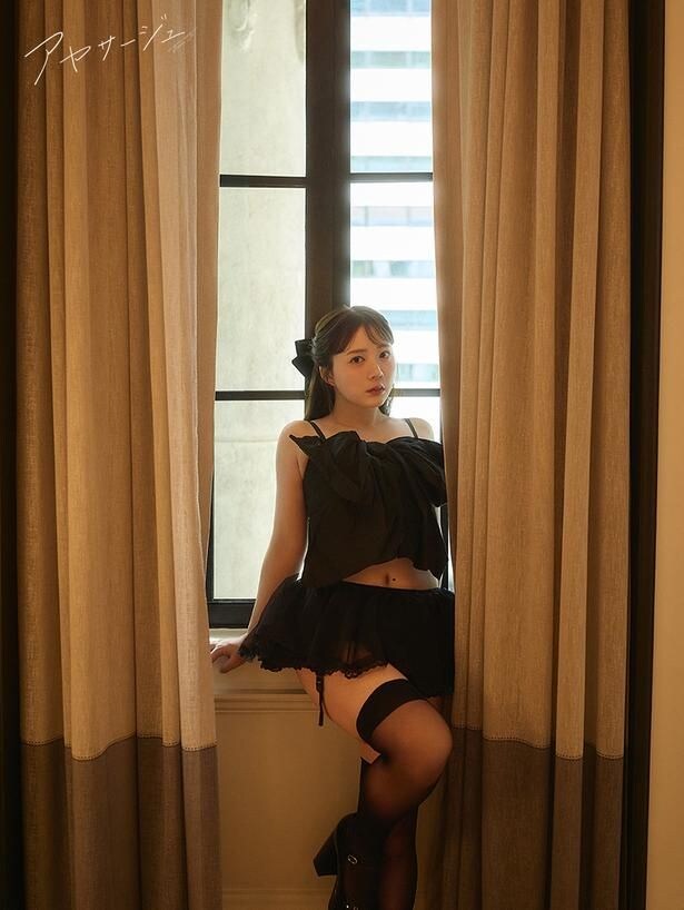 「伊藤彩沙 写真集 アヤサージュ」収録カット