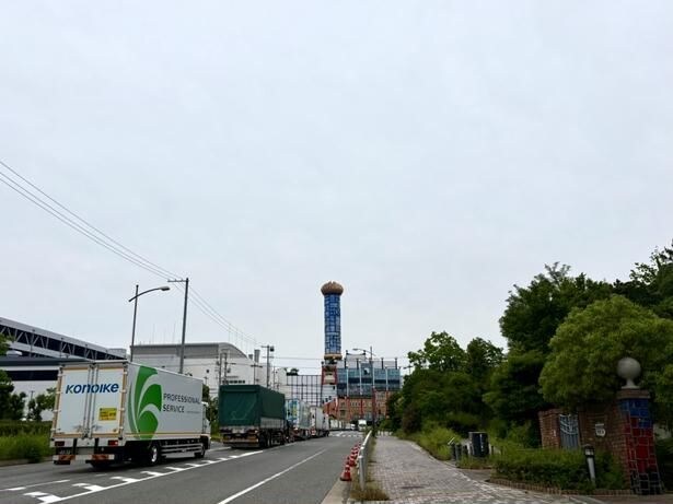 「舞洲工場」と似たデザインの下水汚泥処理場「舞洲スラッジセンター」