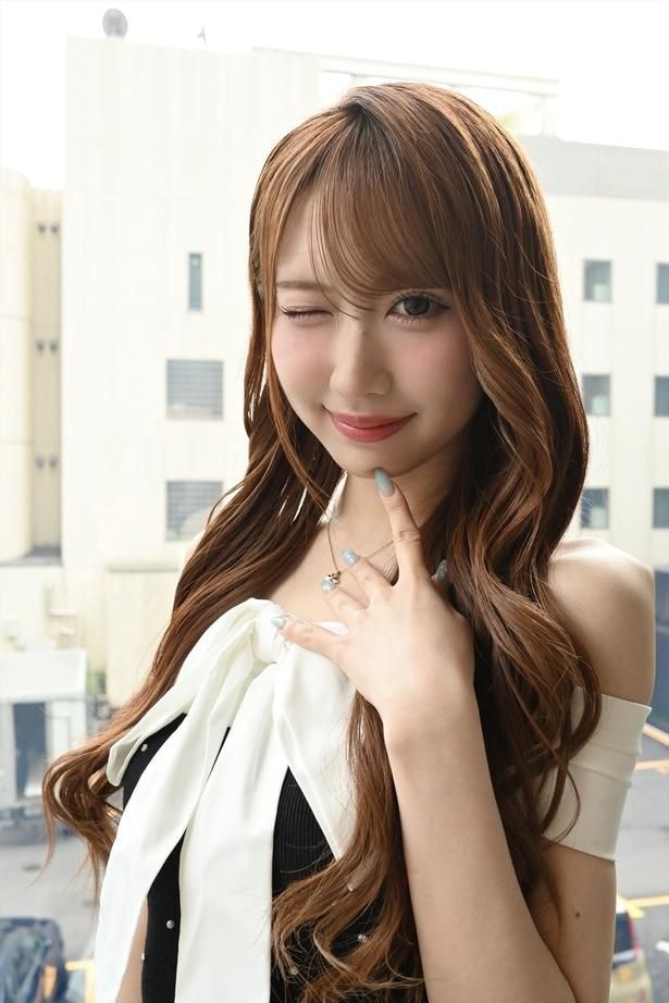 【写真】大人っぽい雰囲気全開の写真集について語るSKE48野村実代さん