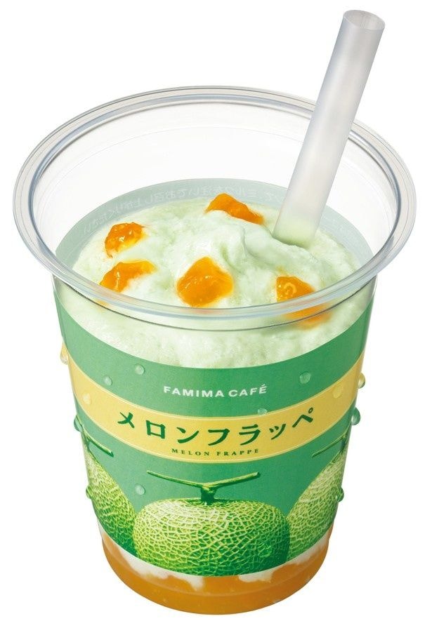 「メロンフラッペ」(380円)。青肉・赤肉のWメロンで贅沢な味わいを実現した数量限定商品