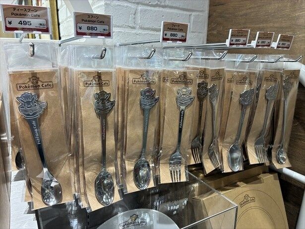 店内で使われているカトラリーも販売する