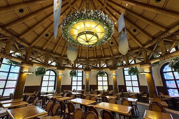 店内装飾もフリーレン仕様に