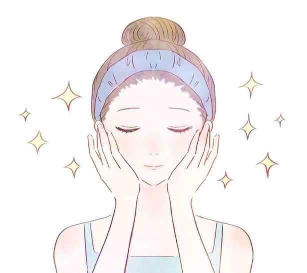 手のひらで優しく「重ね付け」をするのがポイント